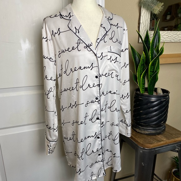 Victoria’s Secret White Silky Sweet Dreams Night Shirt - Picture 4 of 12